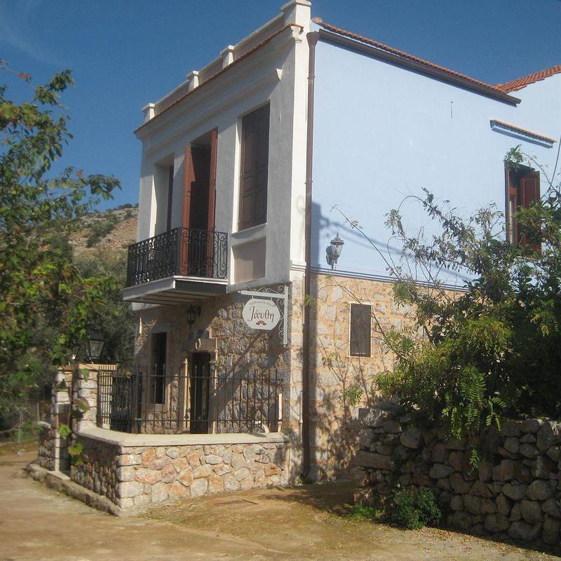 Traditional Hotel Ianthe Vessa Exterior photo