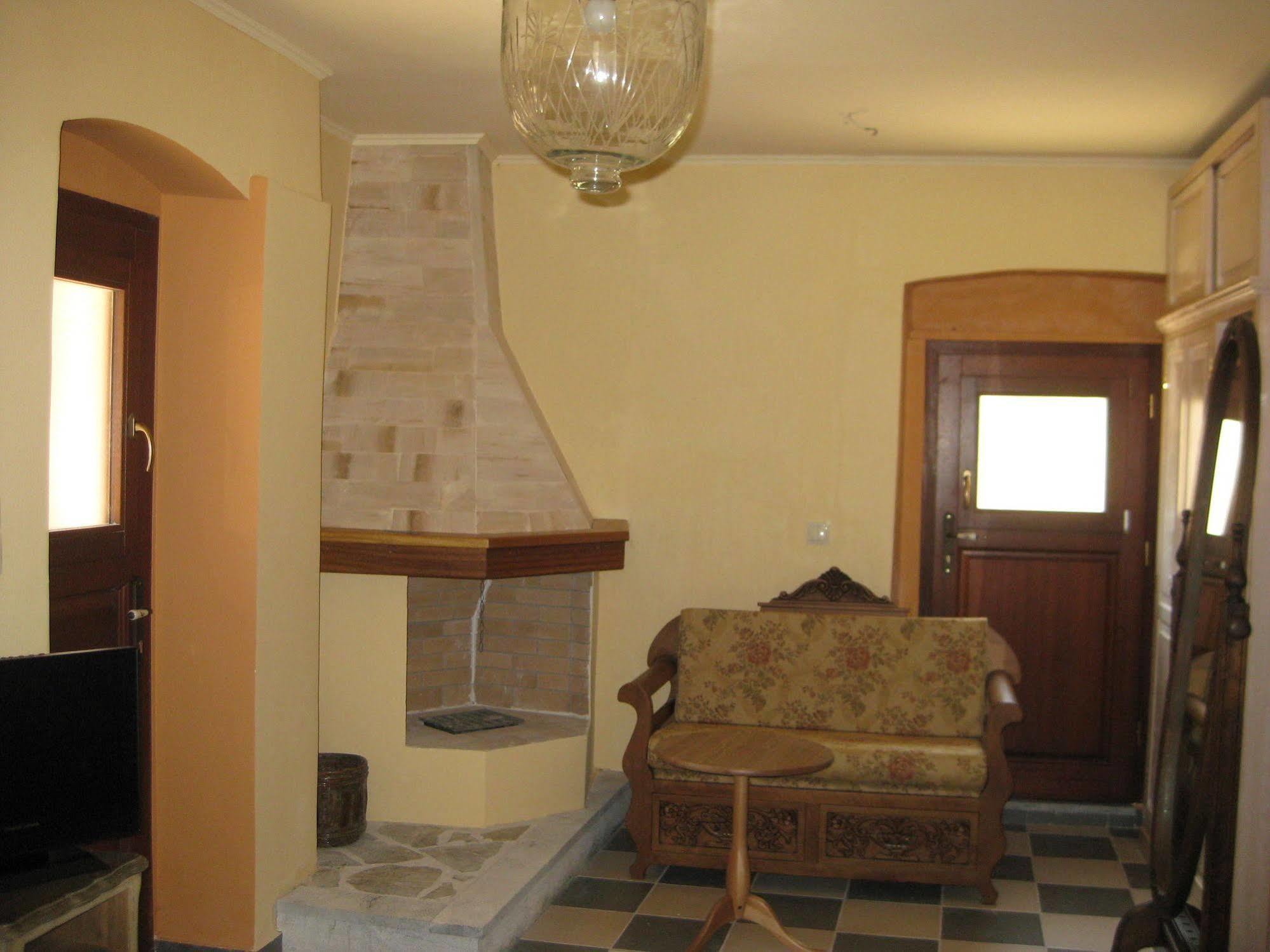 Traditional Hotel Ianthe Vessa Exterior photo