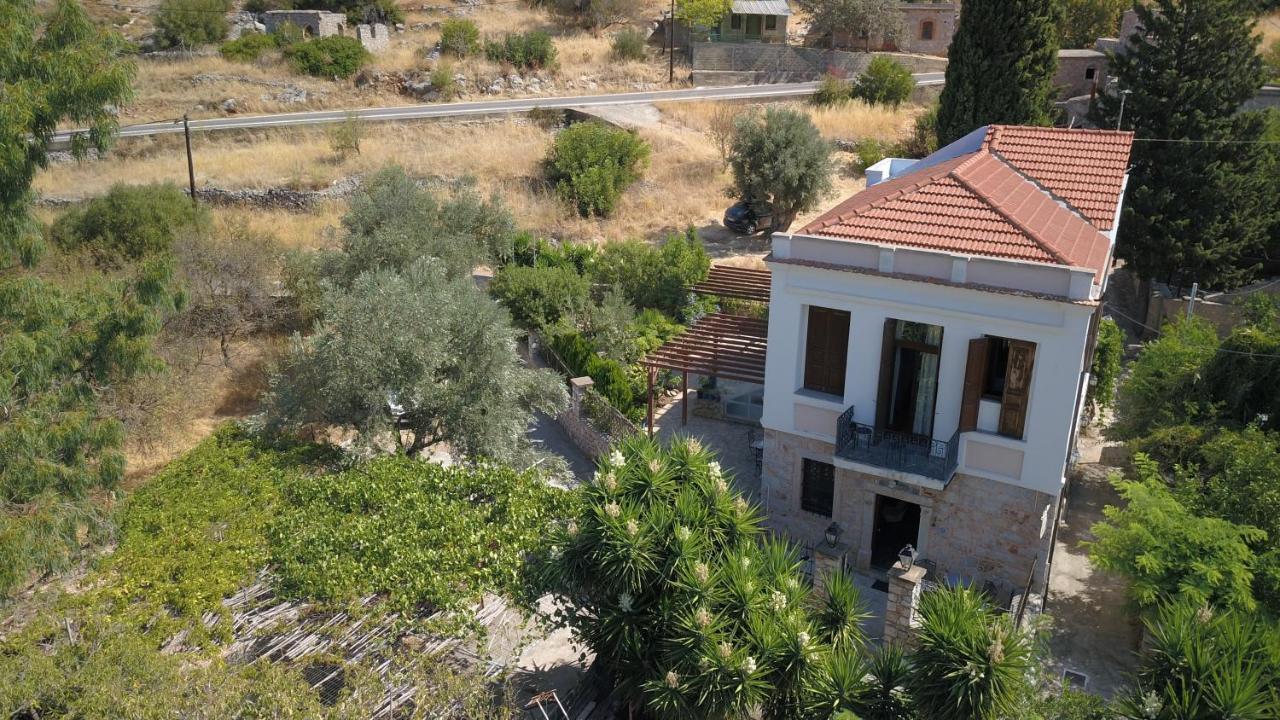 Traditional Hotel Ianthe Vessa Exterior photo
